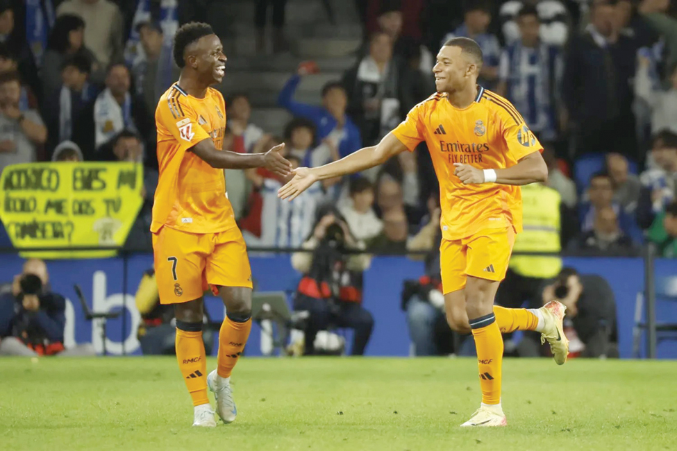 مواجهة محتدمة بين قطبي مدريد والبرشا تراقب عن كثب
