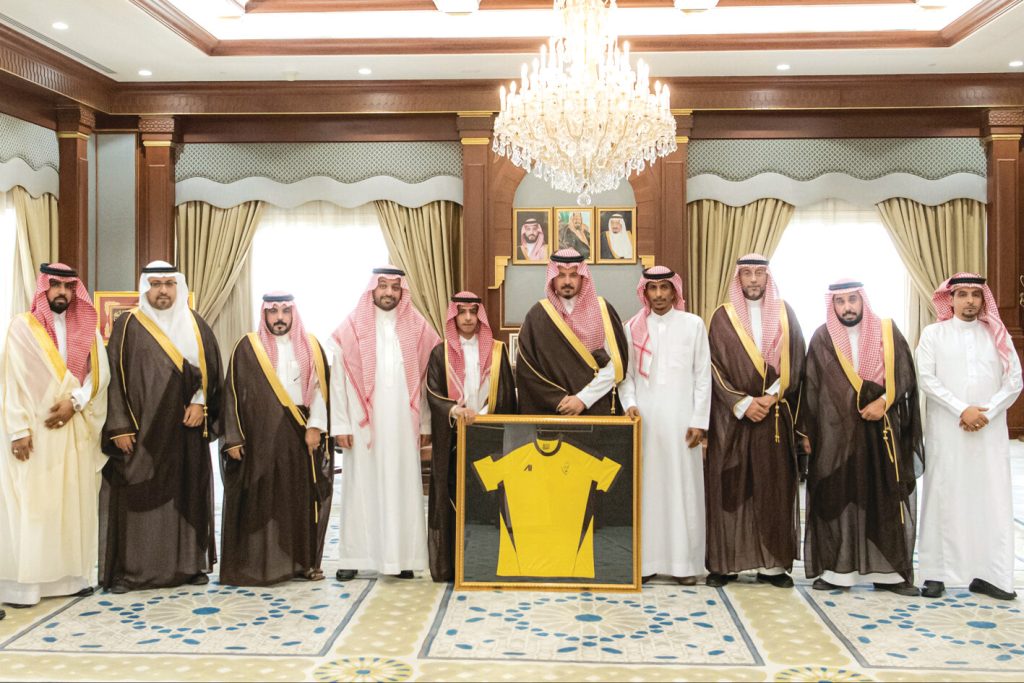 أمير المدينة المنورة يستقبل أحد