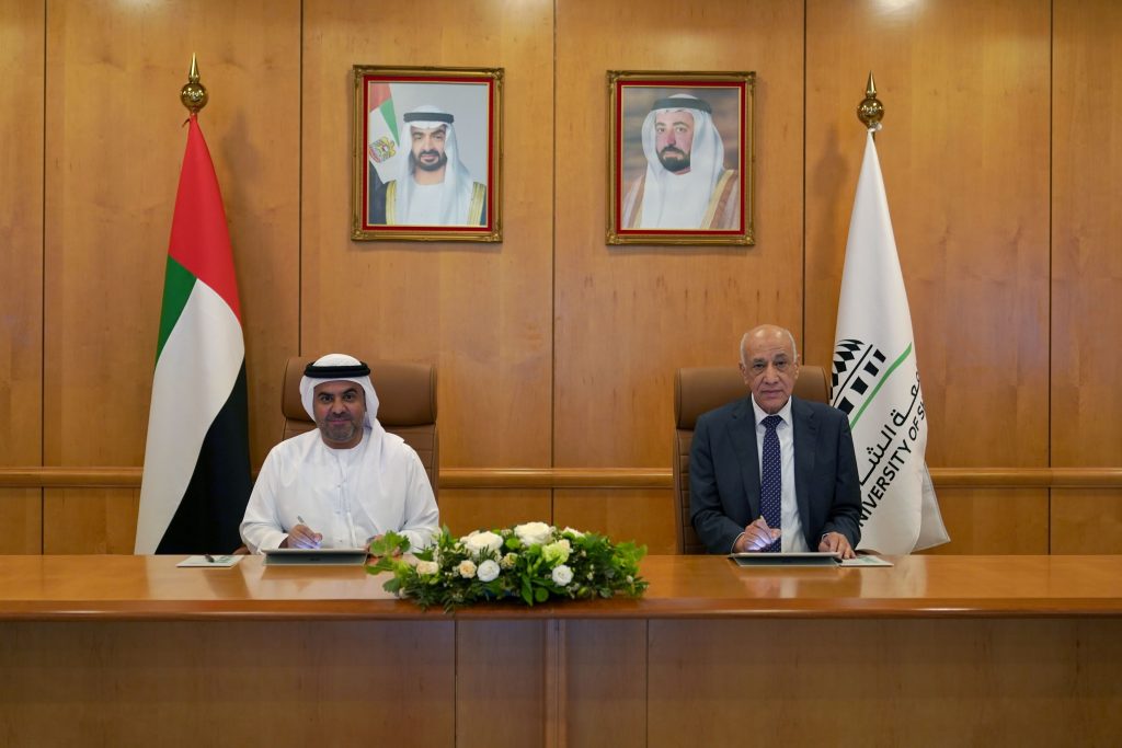 جامعة الشارقة و”شمس” توقّعان مذكرة تفاهم لتعزيز التعاون الإعلامي