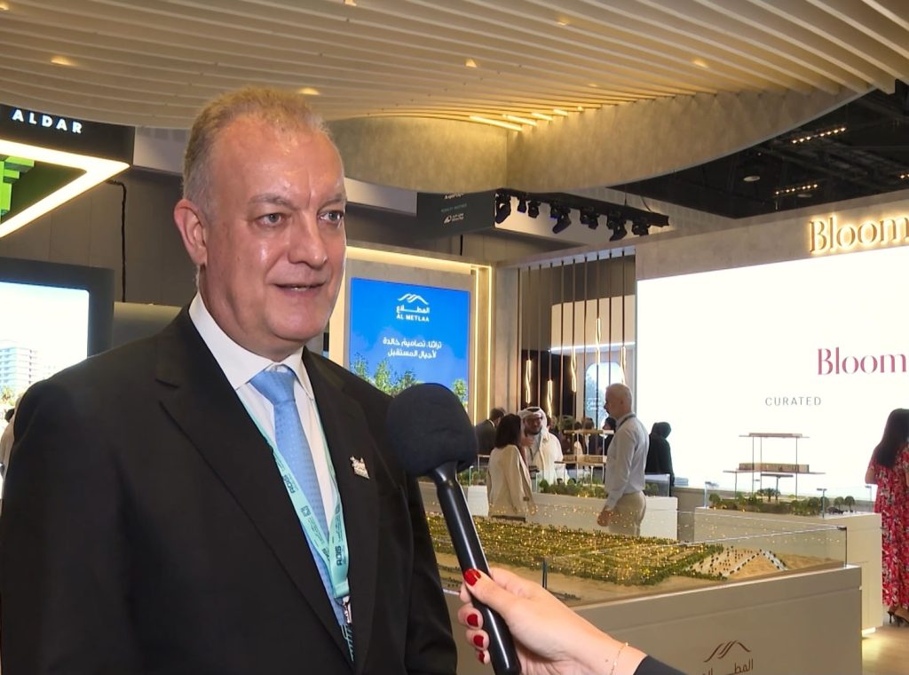 بلووم القابضة” تستعرض مشاريعها الكبرى في أبوظبي والعين خلال “أديس 2026