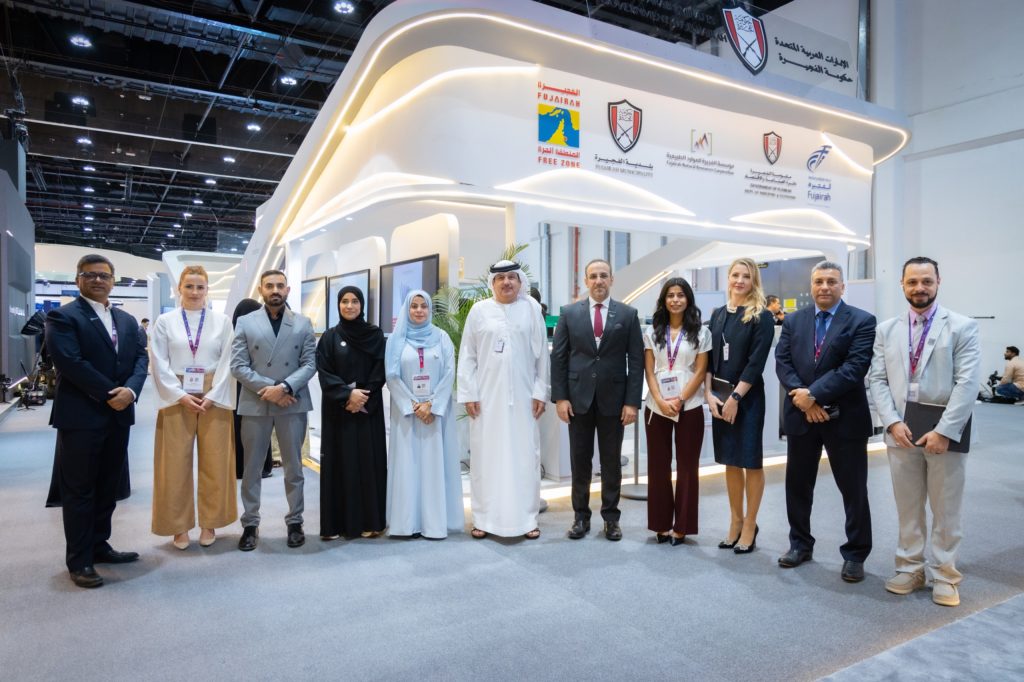 بلدية الفجيرة و”هولسيم” العالمية تدعمان الاستدامة البيئية وإدارة النفايات
