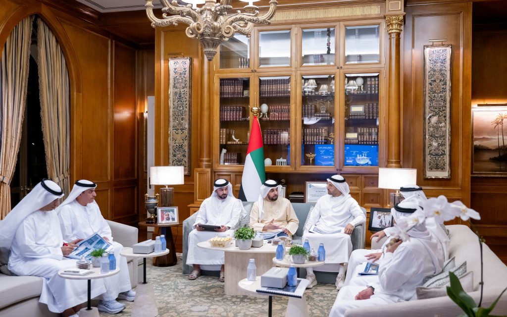حمدان بن زايد يستقبل وفد دائرة الثقافة والسياحة ويطلع على مشاريع منطقة الظفرة حتى عام 2030