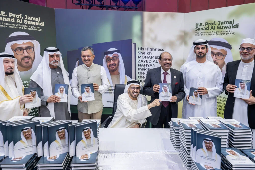 نهيان بن مبارك يحضر توقيع وإطلاق النسخة الهندية من كتاب “صاحب السمو الشيخ محمد بن زايد آل نهيان.. إضاءات في مسيرة رجل الإنسانية”
