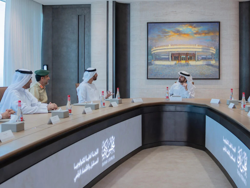 حمدان بن محمد: دبي تشهد تحولا نوعيا في مسيرتها التنموية يتصدر فيه الذكاء الاصطناعي صناعة الفرص الاقتصادية وتعزيز تنافسية الأعمال