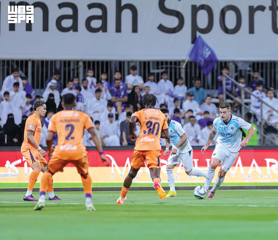 الهلال يهدر المال!