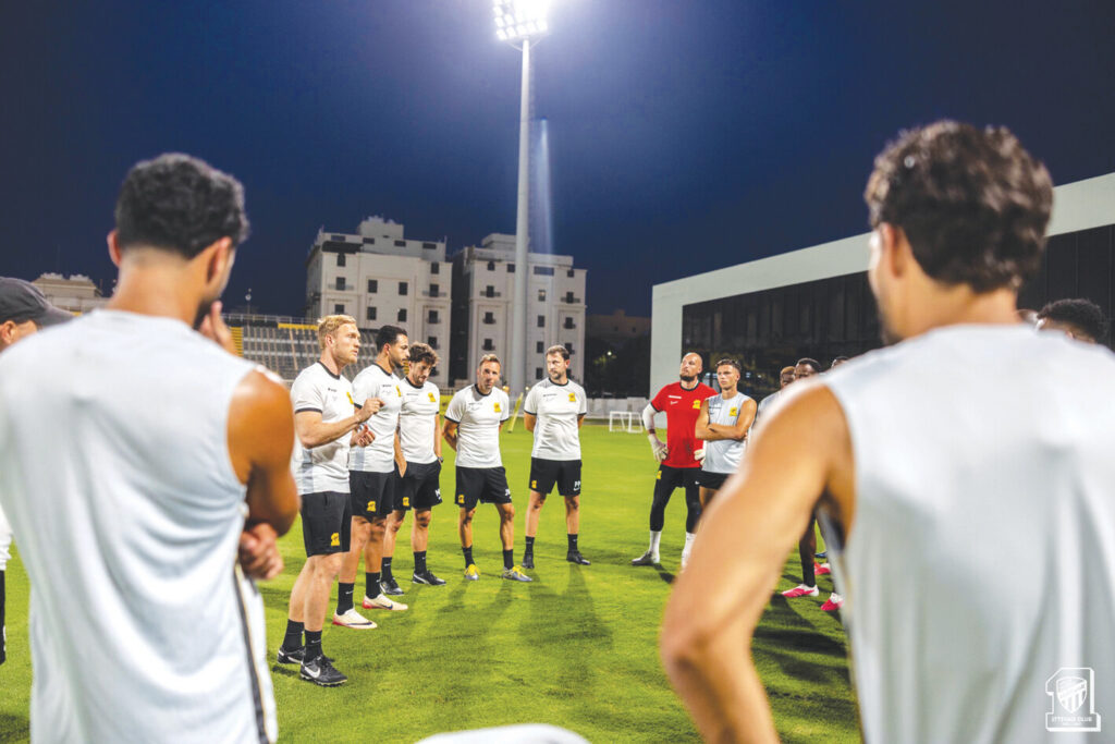 فيسينغ يطالب اللاعبين بالتركيز