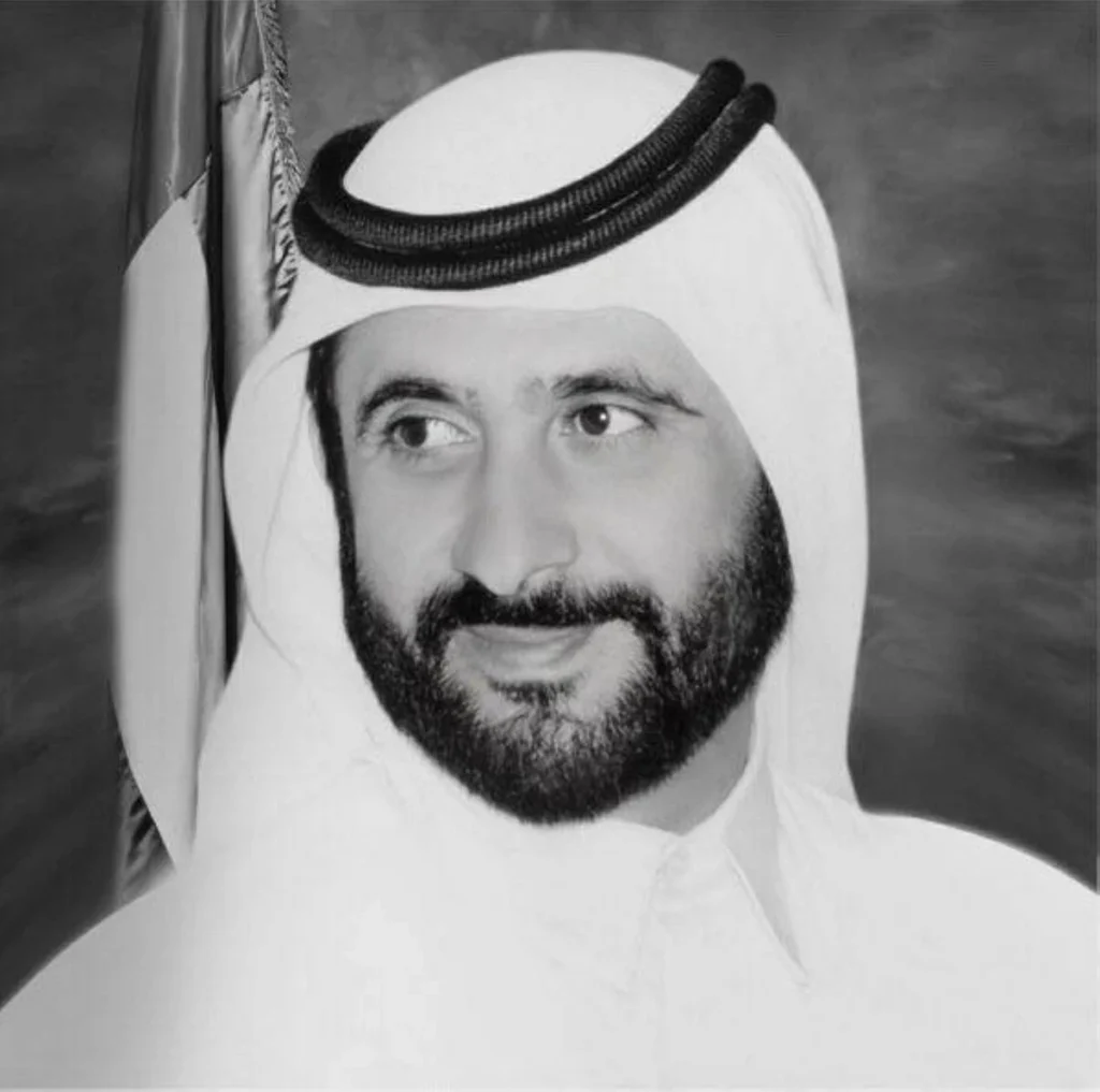 حمدان بن محمد يشيّع جثمان أحمد بن راشد إلى مثواه الأخير في مقبرة أم هرير