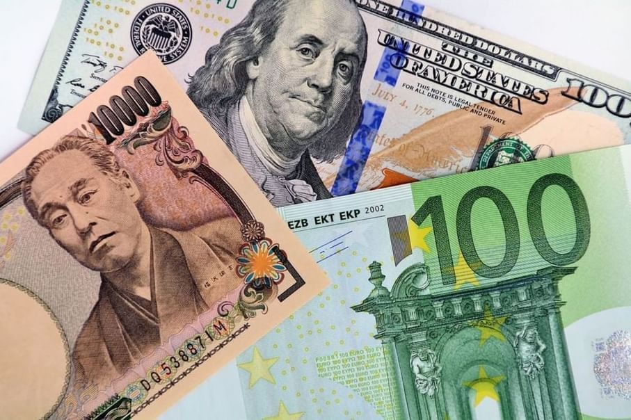 الدولار لأعلى مستوى في أشهر بالتزامن مع انخفاض العملات الرئيسية