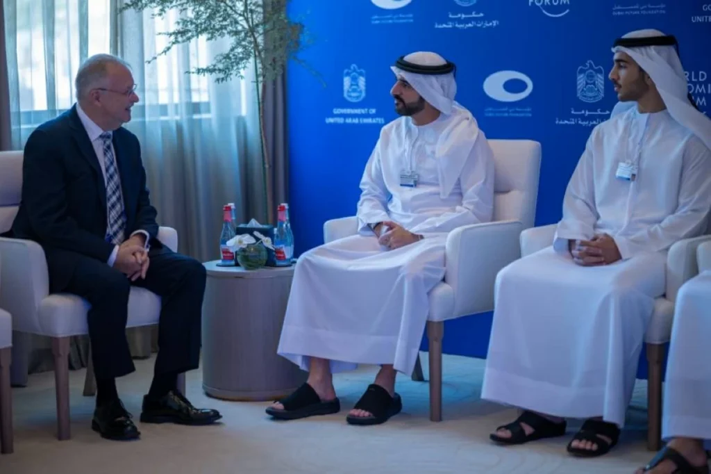 حمدان بن محمد: الإمارات تتبنى توسيع الحوار الدولي لاستشراف المستقبل