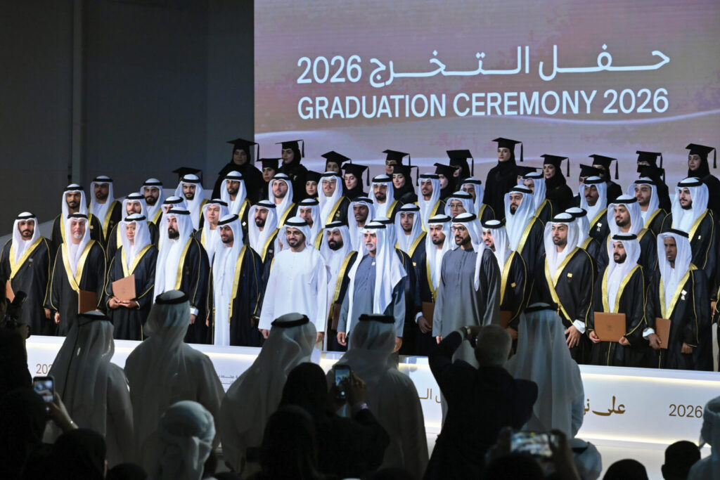 نهيان بن مبارك يشهد حفل تخريج دفعة 2026 لجامعة محمد بن زايد للعلوم الإنسانية