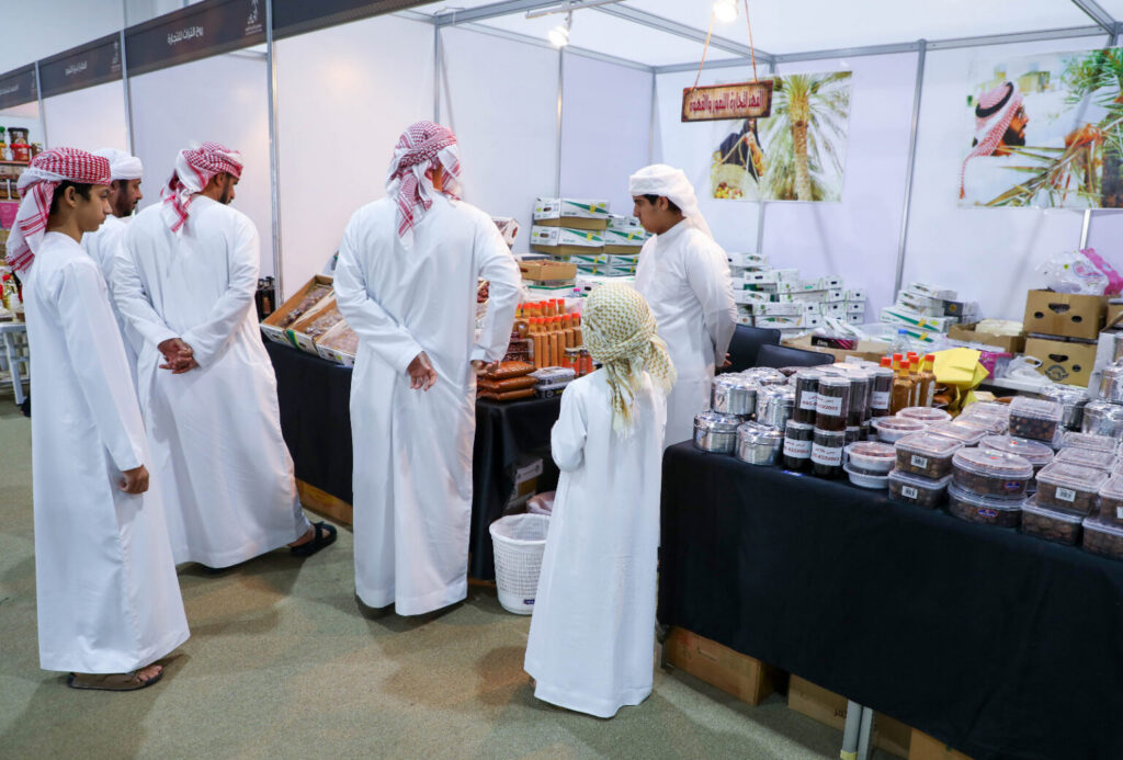 “مهرجان الذيد للتمور” يسلط الضوء على ممارسات الزراعة المستدامة والحلول العضوية