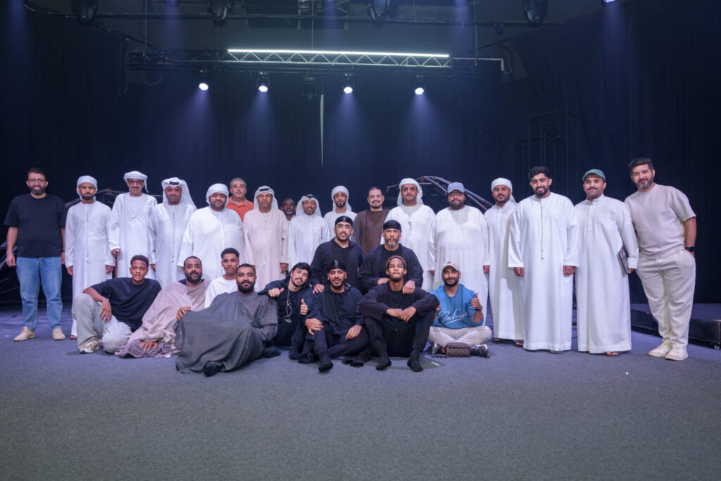مسرح دبا يحصد أربع جوائز دولية في مهرجان ظفار بسلطنة عُمان